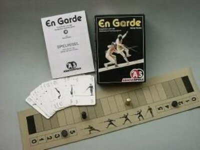 All details for the board game En Garde and similar games